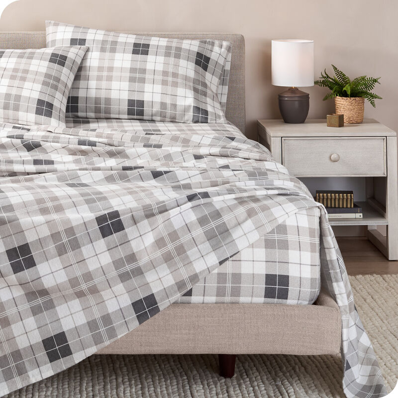 Soft & Cozy 100% Cotton Flannel Printed Pattern Sheet Set image number 4