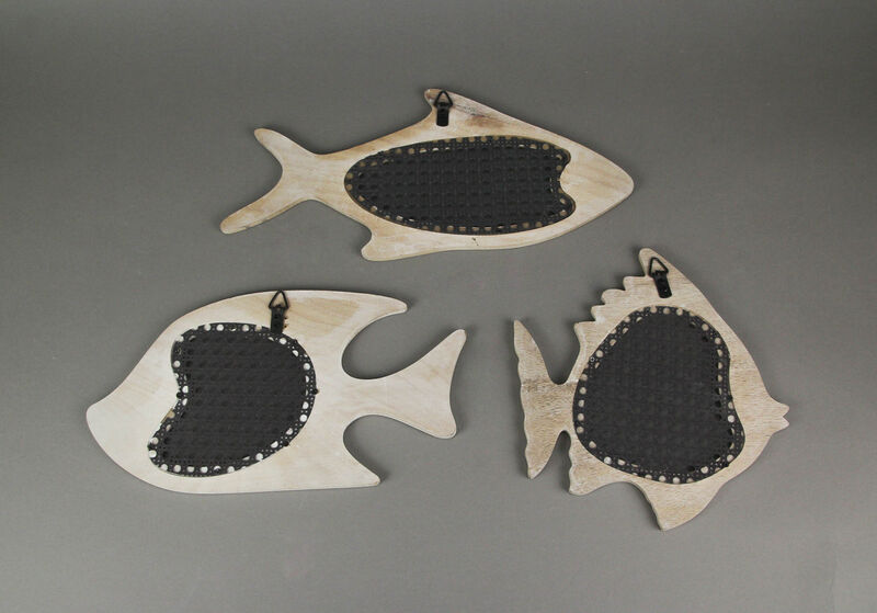 Set of 3 Blue and White Wood and Metal Mesh Fish Wall Hangings image number 2