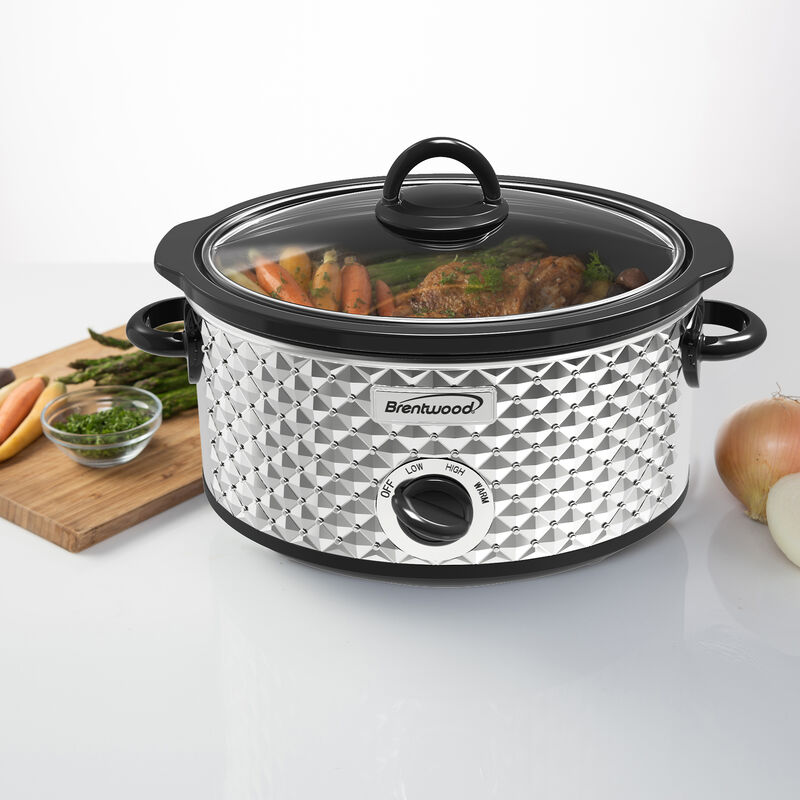 Brentwood 3.5 Quart Diamond Pattern Slow Cooker in Stainless Steel