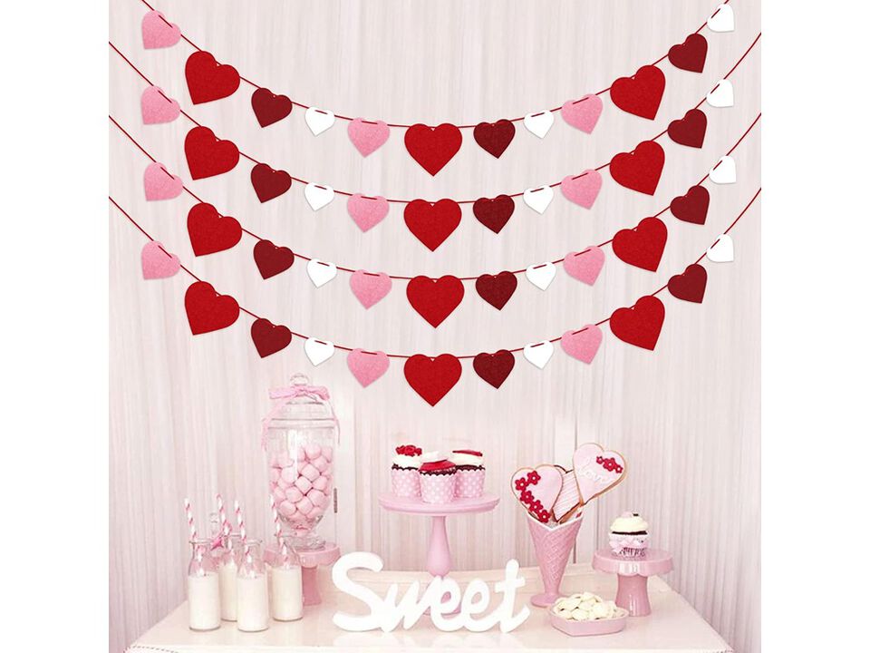 Partyprops 4Pcs Valentines Day Felt Heart Garland Banner