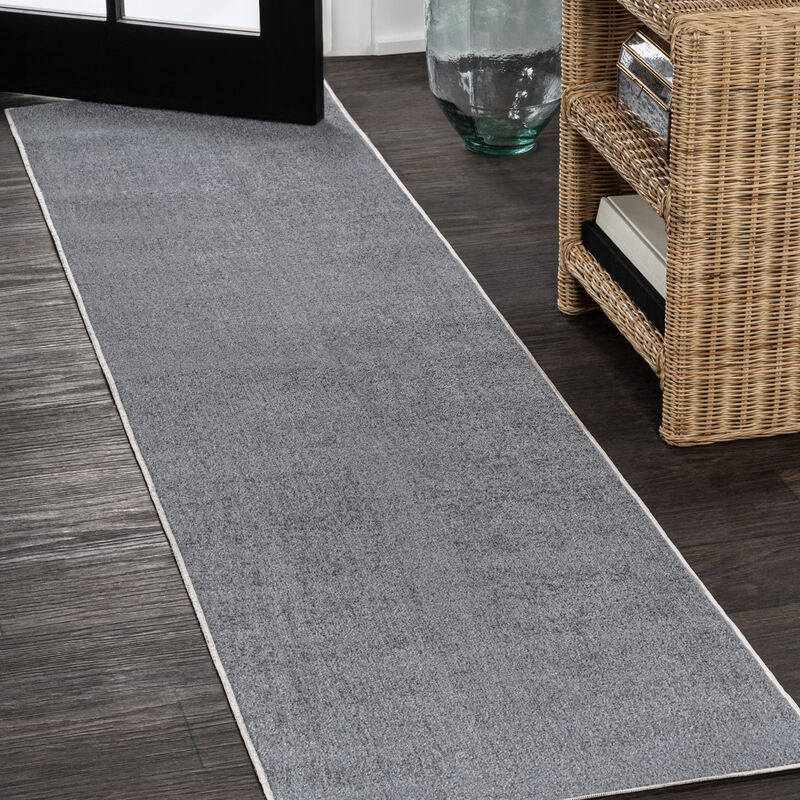 Twyla Classic Solid Low-Pile Machine-Washable Area Rug