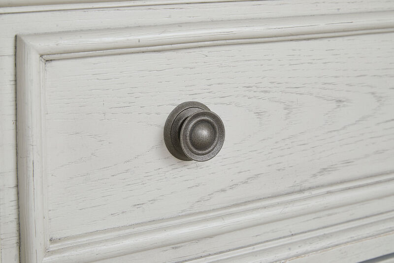 Robbinsdale Chest of Drawers image number 3