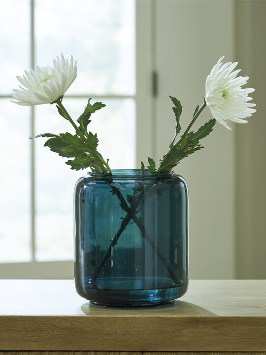 Inisland Vase