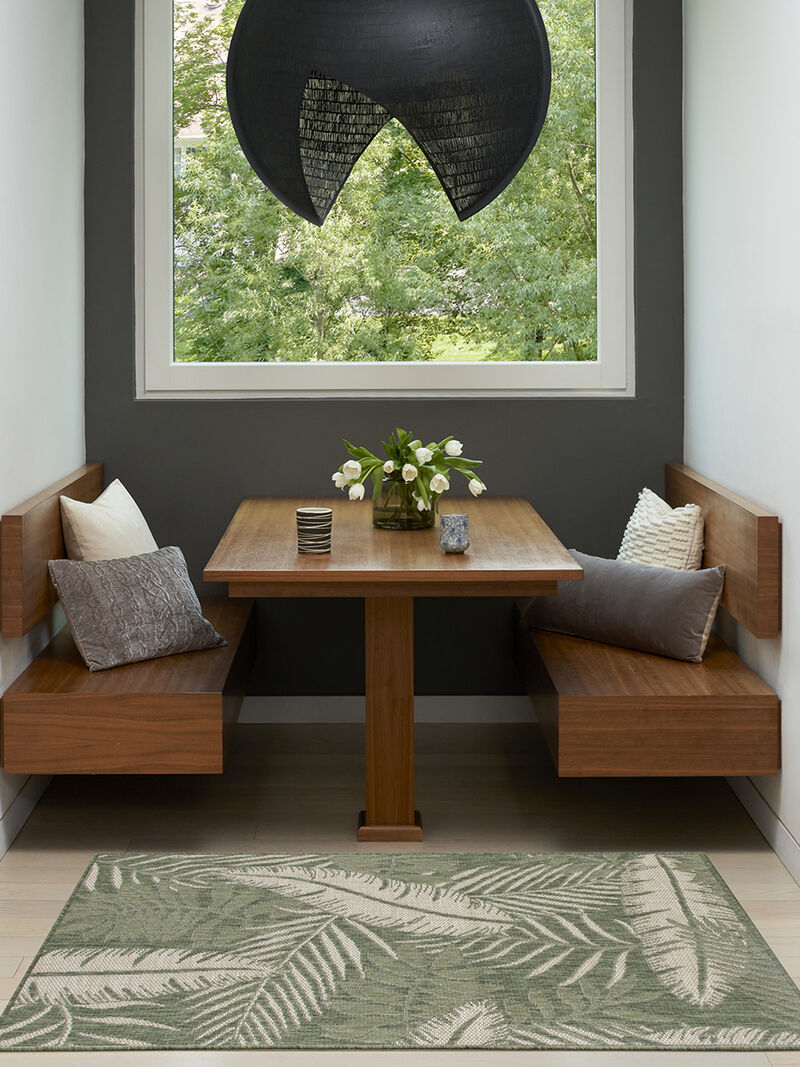 Garden Oasis GOA02 Green/Ivory 2' x 4' Rug