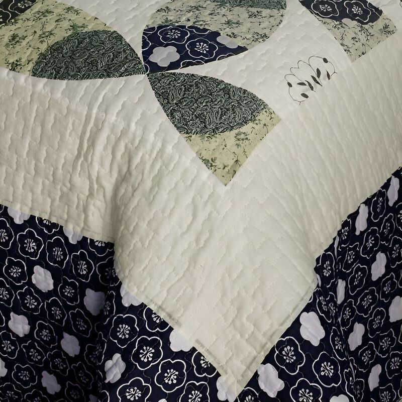 3-Piece Cotton Vermicelli Quilted Printed Quilt Set with Matching Pillow Shams image number 2