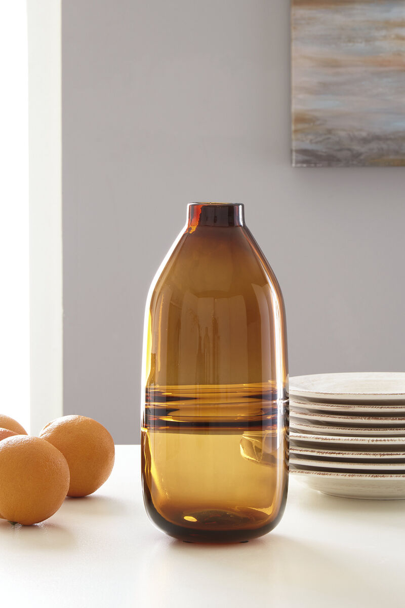 Lemmitt Vase image number 1