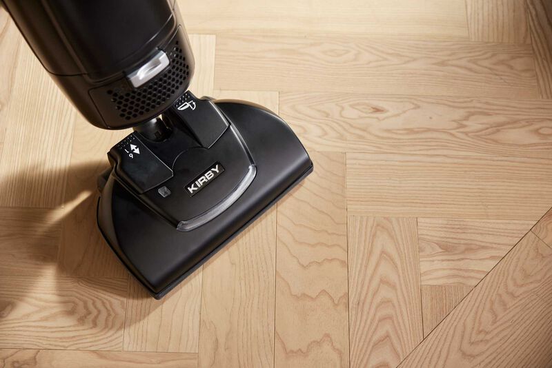V530 Upright Vacuum with Power Nozzle image number 2