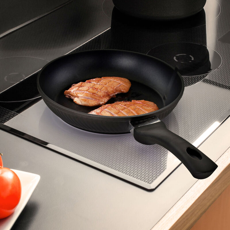 Oster Kono 9.5 Inch Aluminum Nonstick Frying Pan in Black with Bakelite Handles