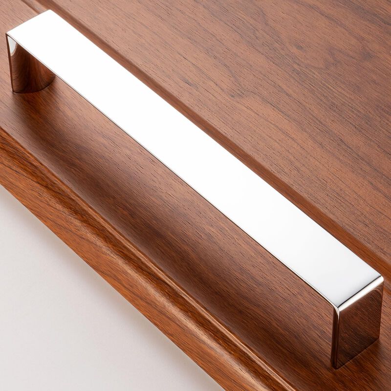 BEROSSA 6-1/4 Inch Screw Spacing, Polished Chrome Wide Flat Modern Pulls, Kitchen Cabinet Handles, Pack of 10 | Solid Furniture