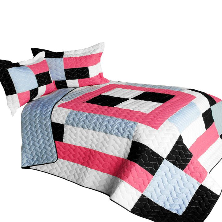 Vermicelli-Quilted Patchwork Quilt Set 3-Piece with Matching Shams