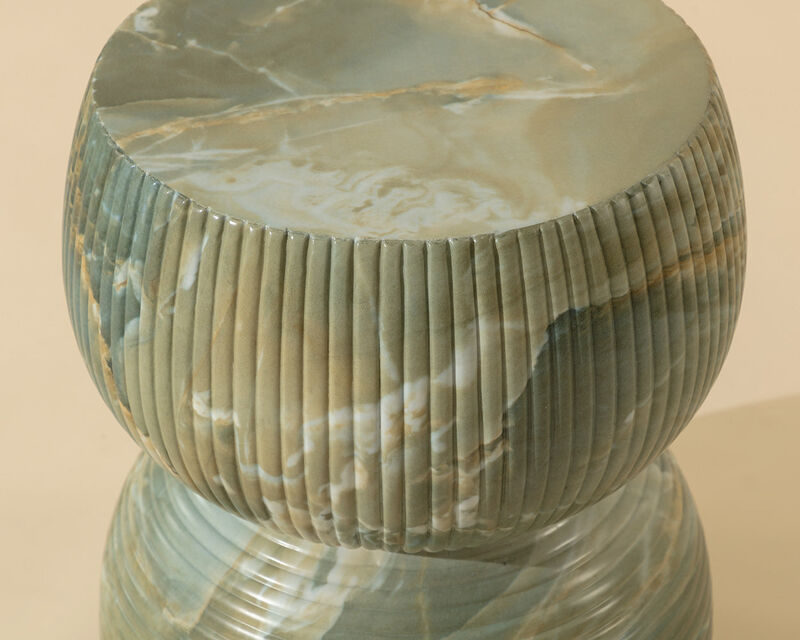 Gemina End Table image number 4