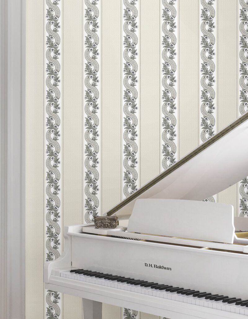 Abbey's Garland Black & White Wallpaper (Double Roll) image number 4