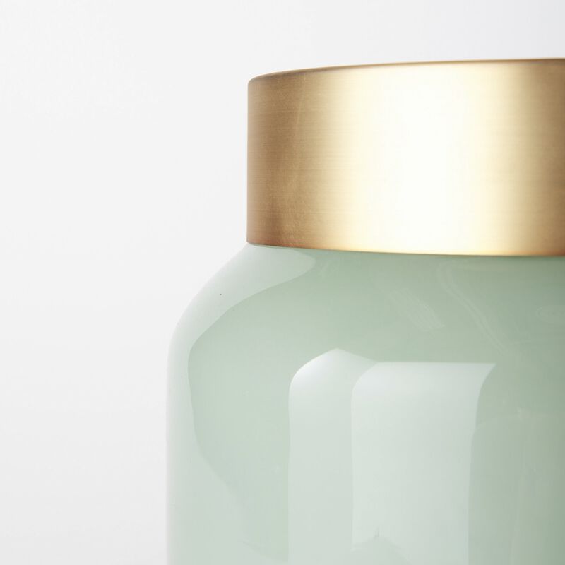 Rounded Square Glass Vase &ndash; Elegant Tabletop Vase for Fresh or Artificial Flowers