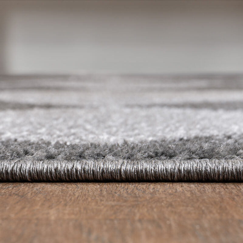 Draper Classic Geometric Diamond Pattern Area Rug