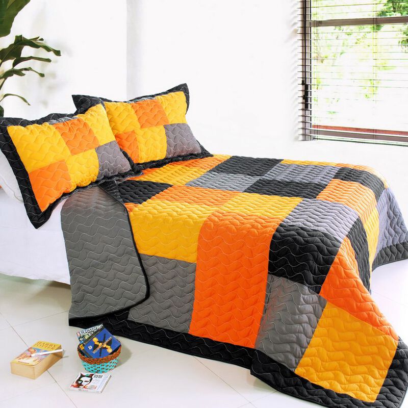 Full Queen Mild Winter 3 Piece Patchwork Quilt Set with Vermicelli Quilting image number 1