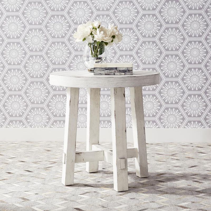Liberty Furniture Splay Leg Round End Table image number 1