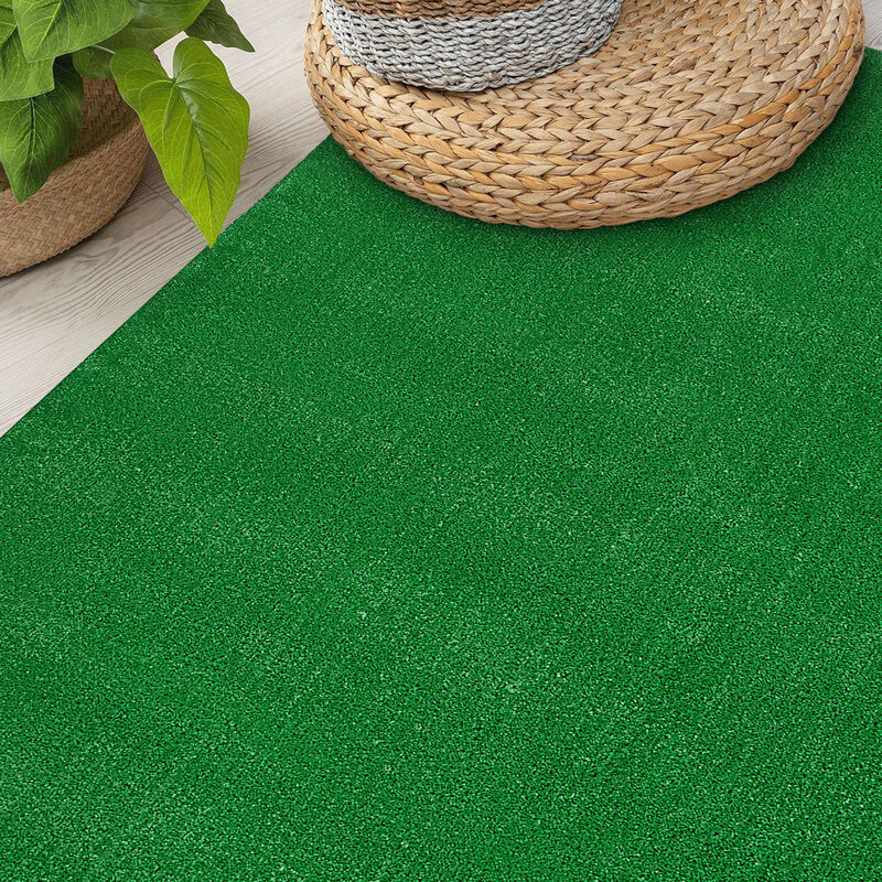 World Rug Gallery Artificial Turf Solid Grass Indoor Outdoor Area Rug:  Stain & Fade-Resistant,  Low Pile