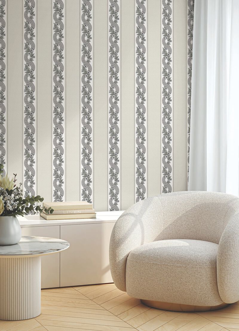 Abbey's Garland Black & White Wallpaper (Double Roll) image number 5