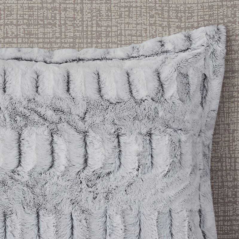 Gracie Mills Garrett Back Print Long Fur to Solid Mink Comforter Set