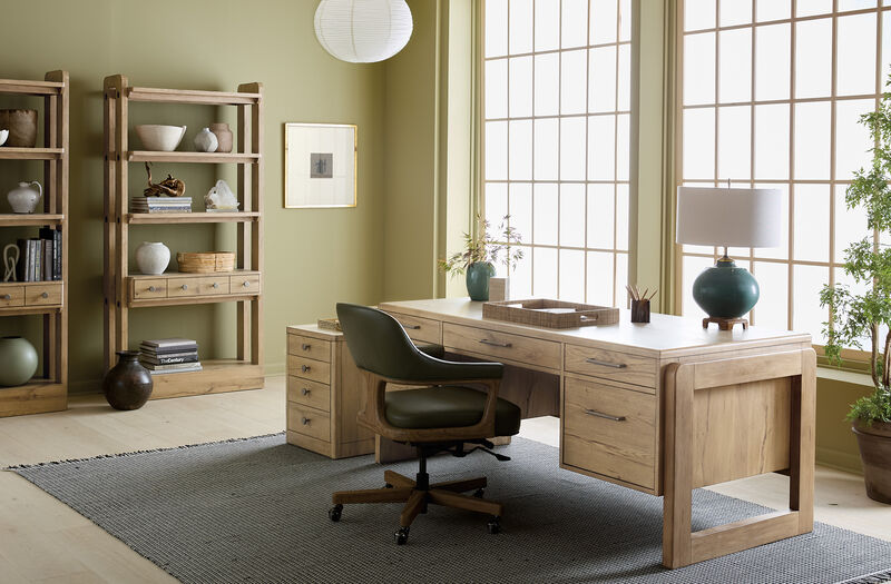 Briar Executive Swivel Tilt Chair image number 1