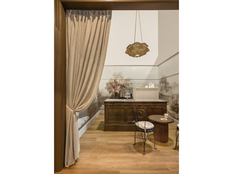 Hayworth Chandelier image number 9