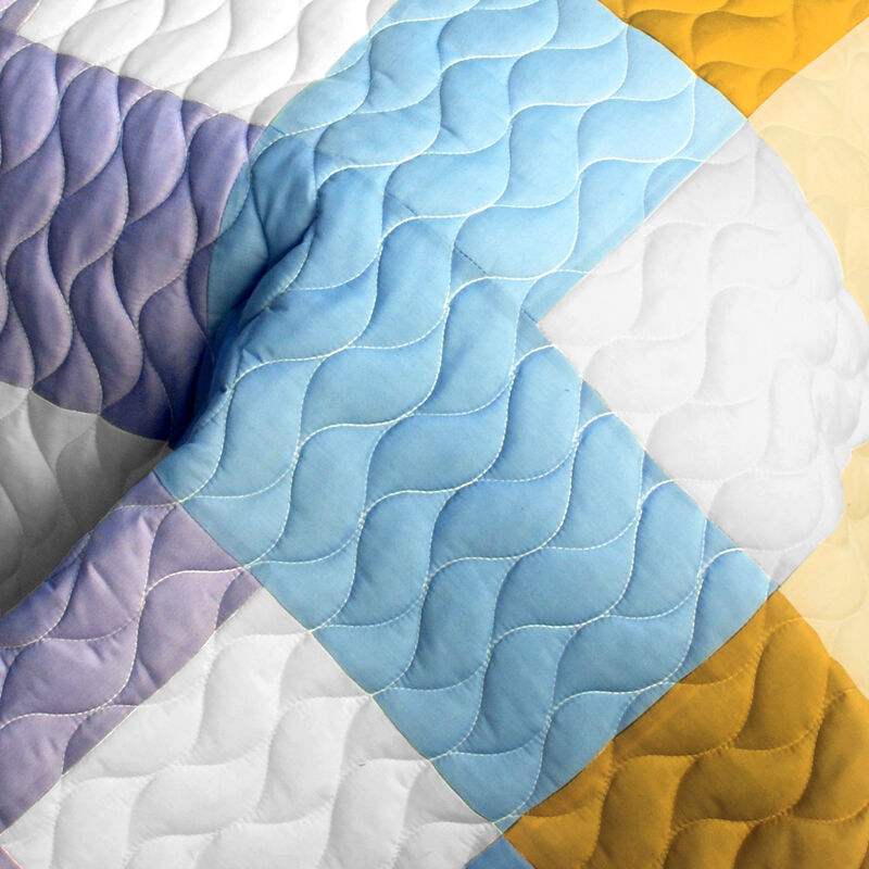 Vermicelli-Quilted Patchwork Quilt Set 3-Piece with Matching Pillow Shams image number 3