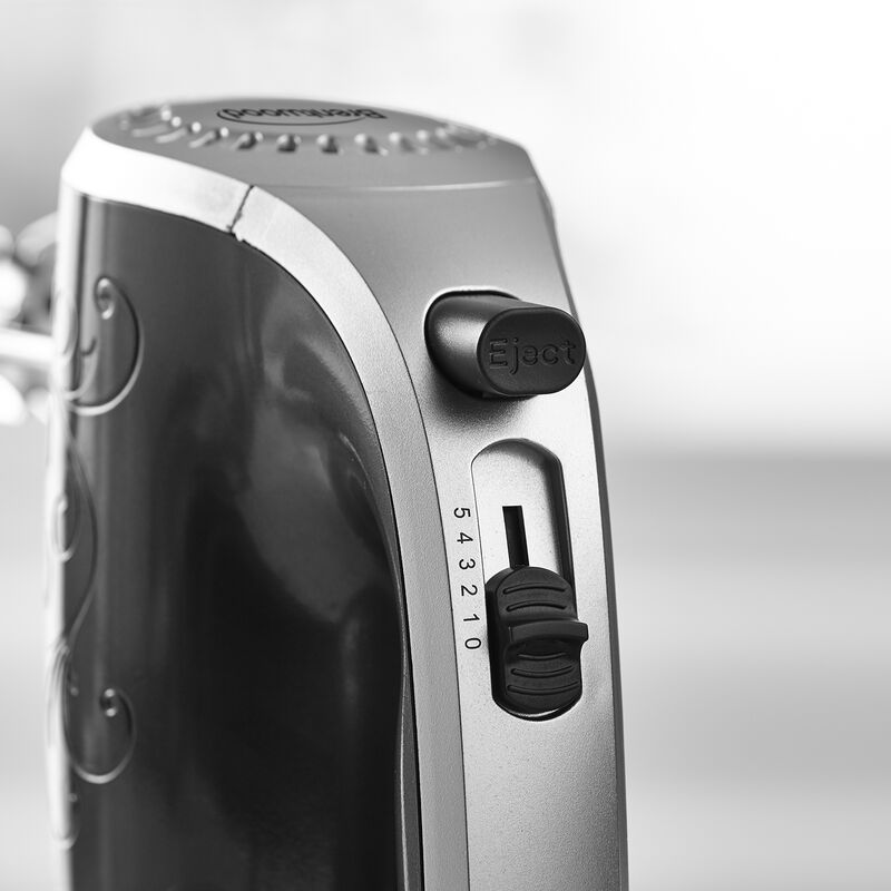 Brentwood HM-48B Lightweight 5-Speed Electric Hand Mixer, Black