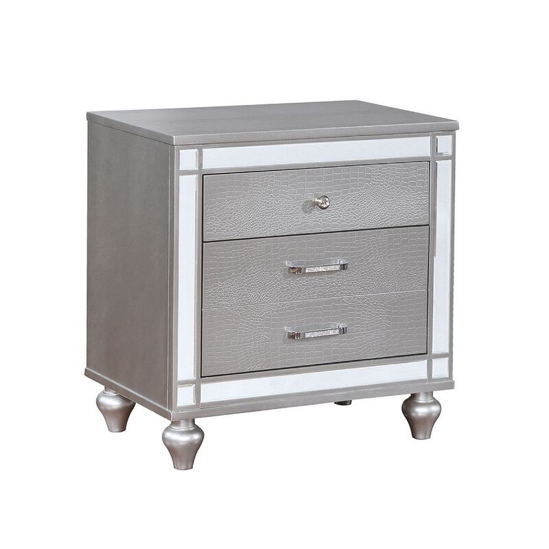 Queen Bedroom Set, Silver, 4 Piece Set with Chest, Dresser, and Nightstand image number 6