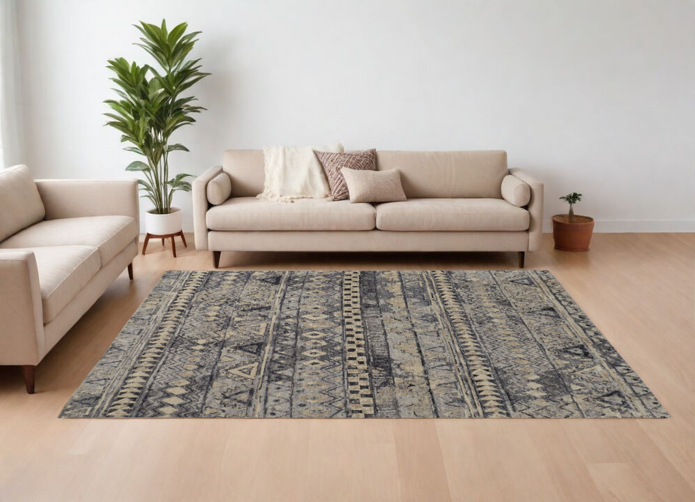 HomeRoots Wool Geometric Hand Knotted Area Rug
