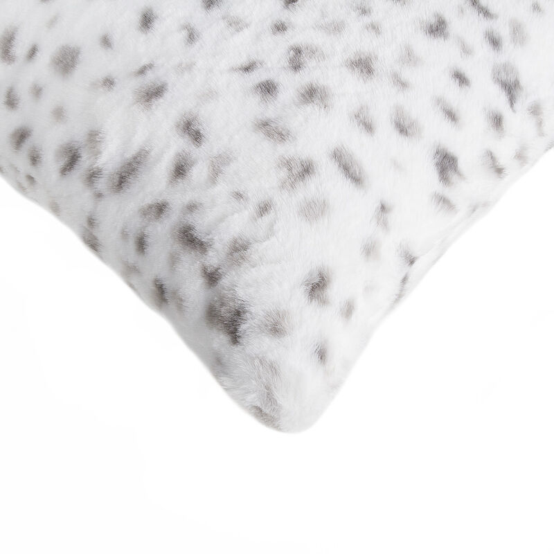 HomeRoots Set of Two 12" X 20" White and Gray Faux Fur Lumbar Throw Pillows image number 4