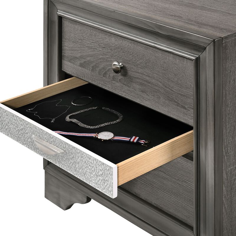 Darnavique 3-Drawer Nightstand image number 6