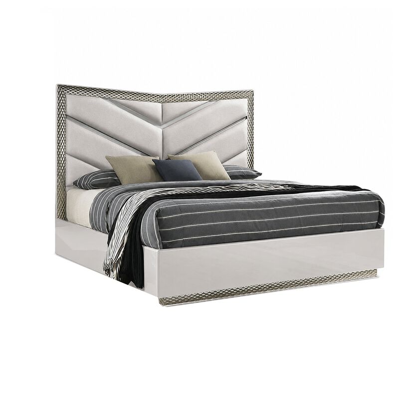 3pc King Bedroom Set, Gray, Silver Wood, 2 Nightstands image number 2