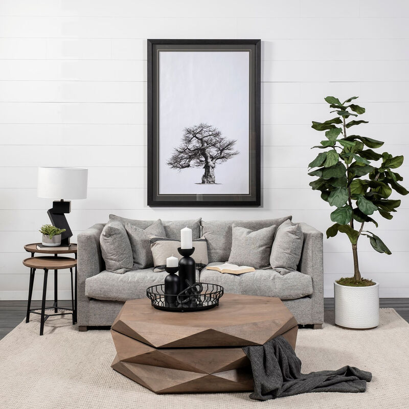 Minimal Round Solid Wood Table &ndash; Simple and Sophisticated