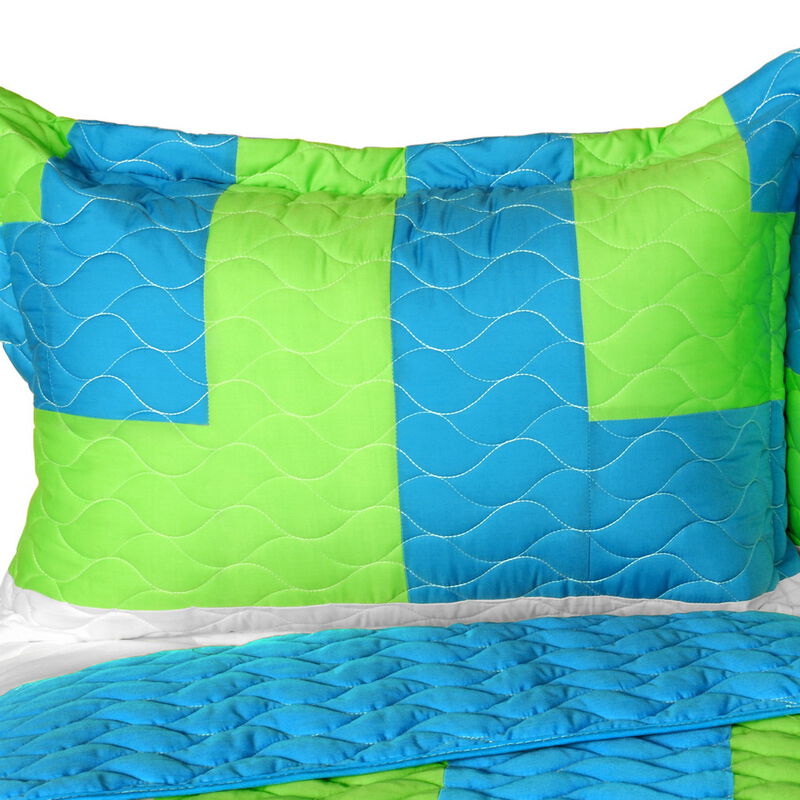 Queen Size Reversible Quilt Set 3 Piece with Vermicelli Quilting and Geometric Pattern-Green image number 2