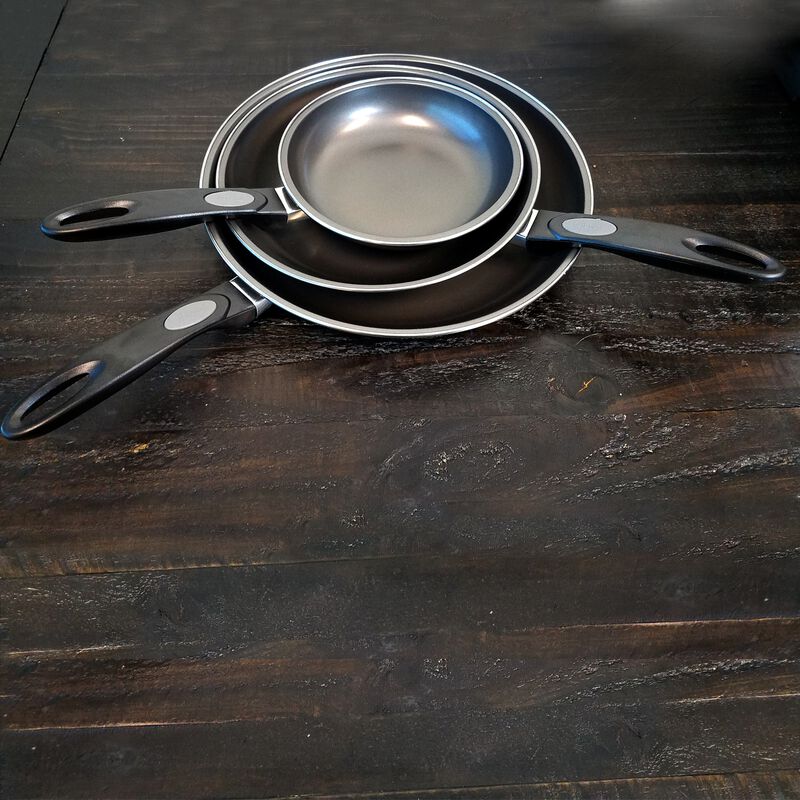 Gibson Home Aventura 3 piece Frying Pan Set in Black image number 1
