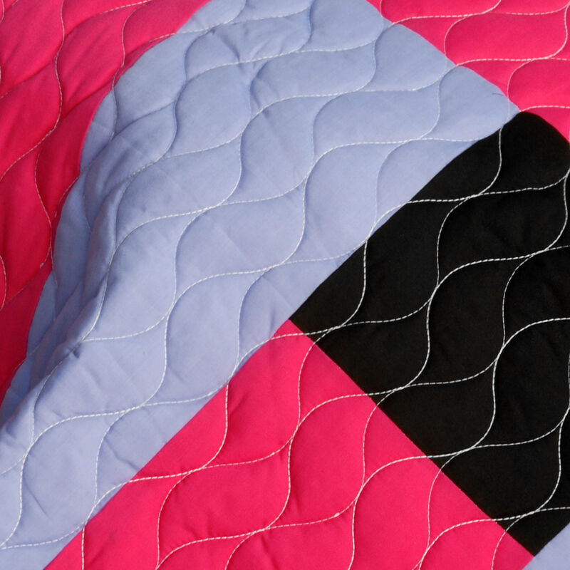 3-Piece Patchwork Quilt Set with Vermicelli Quilting and Geometric Pattern image number 4