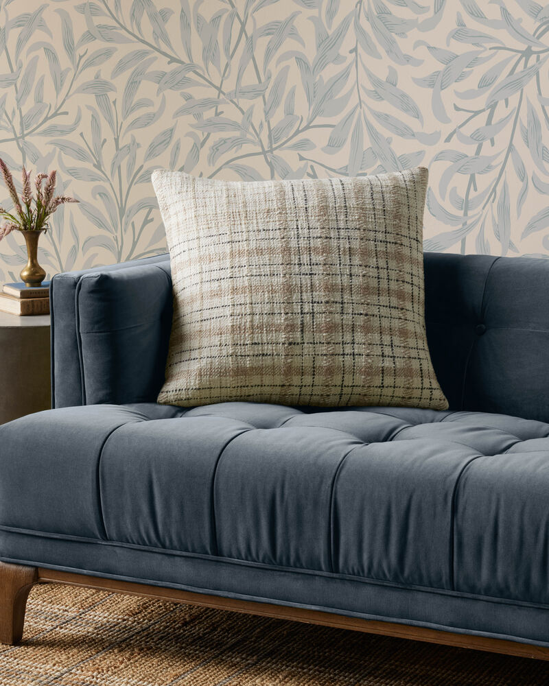 Cricket PCJ0013 Pillow Collection by Chris Love Julia x Loloi