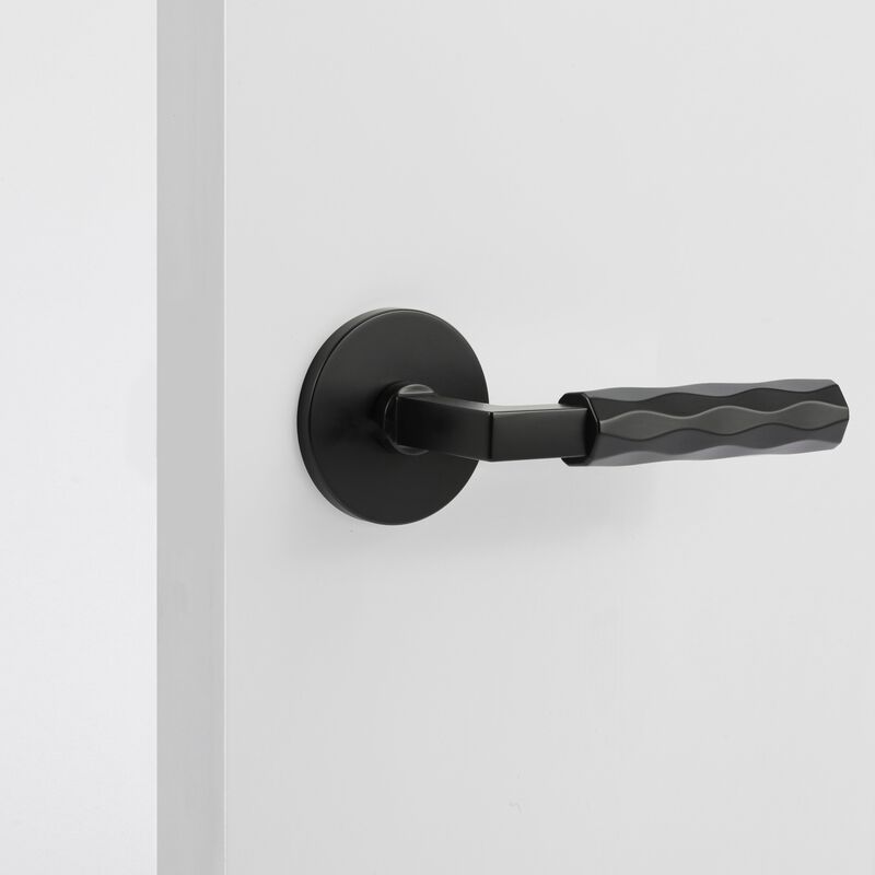 Hailey Modern Hall/Closet Interior Door Handle with Round Rosette and Concealed Screws (Passage) image number 1