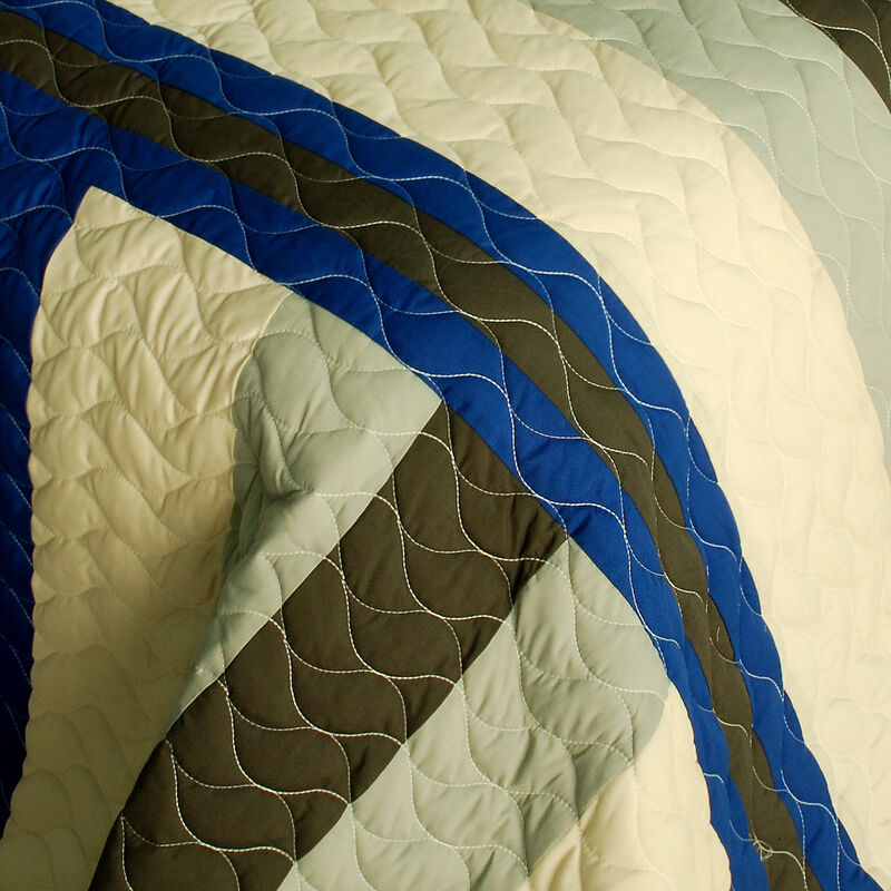 Quilted Patchwork Quilt Set 3-Piece with Matching Pillow Shams image number 3