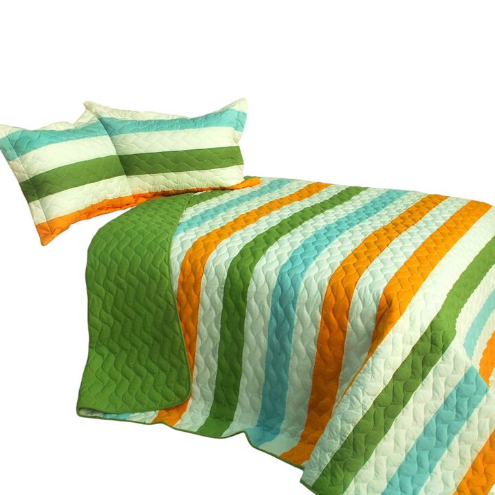 Queen Size 3-Piece Patchwork Quilt Set with Matching Pillow Shams