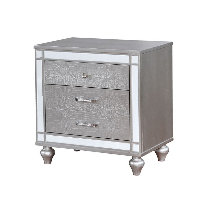 Queen Bedroom Set, Silver, 4 Piece Set with Chest, Dresser, and Nightstand image number 4