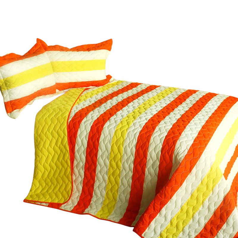 Queen Size 3-Piece Patchwork Quilt Set with Matching Pillow Shams image number 1