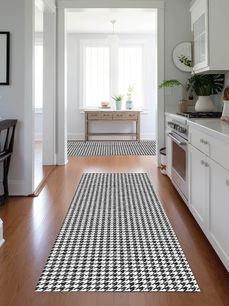 Hinton HN1 Black 2'3" x 10' Rug