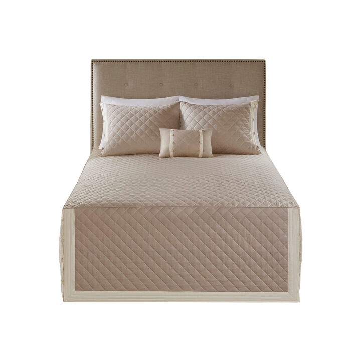 Gracie Mills Kristofer 4-Piece Reversible Tailored Bedspread Set