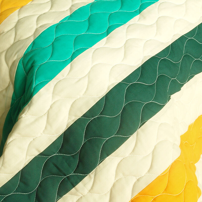 3-Piece Patchwork Quilt Set with Matching Pillow Shams image number 2