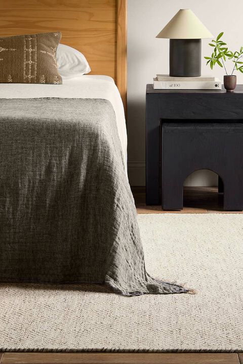Enclave Bramble Wren 2' x 3' Rug