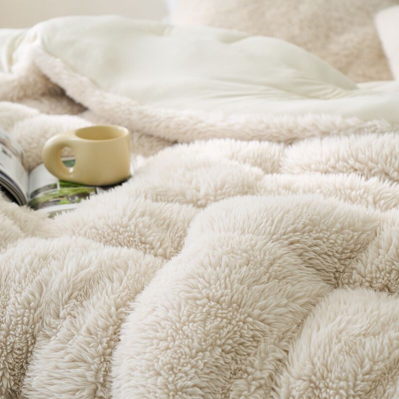 Alaskan Winters - Coma Inducer&reg; Oversized Comforter - Arctic Wolf