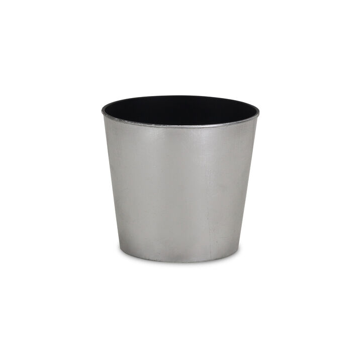 HomeRoots 7" Silver Recycled Plastic Indoor Outdoor Round Pot Planter