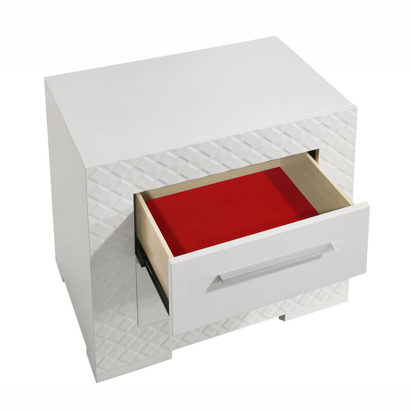 Carravessa Quilted 2-Drawer Nightstand image number 7