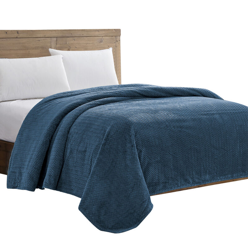Plazatex Chevron Braided Stylish Soft Comfortable and Lightweight All Seasons Blanket King Navy